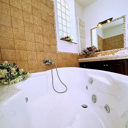 Madison House * Torchiara